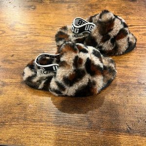 Like new! UGG toddler size 7 animal print, hard sole, Fluff Yeah Slide Sandal